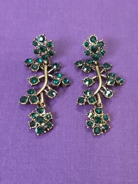 Green Rhinestone Crystal Flower Chandelier Dangle Earrings Antiqued Gold Tone